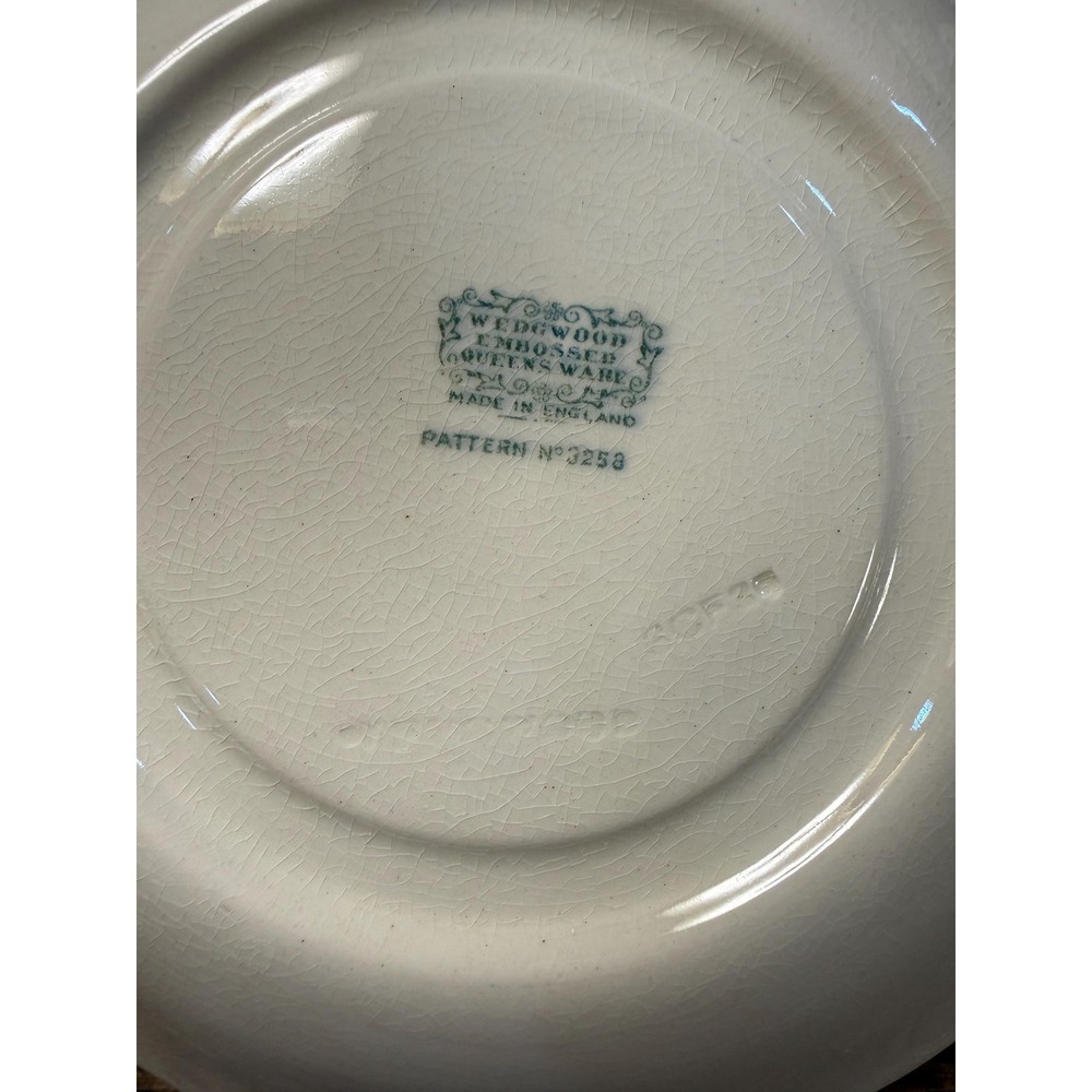 Vintage Wedgwood Embossed‎ Queens Ware Creamware Cups and Saucers, Set of 4 - Picture 13 of 16